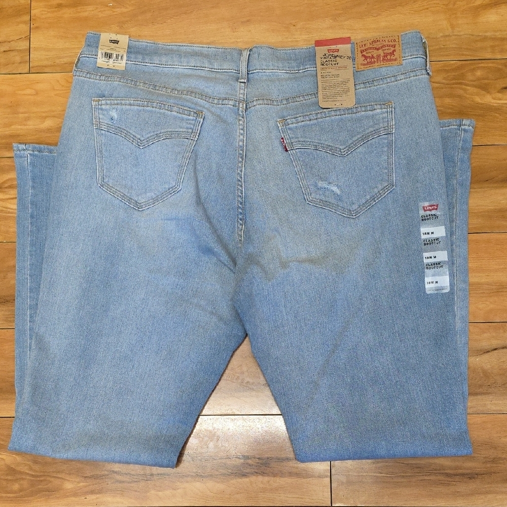Levi's Size 18W Vintage Classic Bootcut Jeans Mid-Rise Distressed Light Wash NEW - Picture 12 of 15